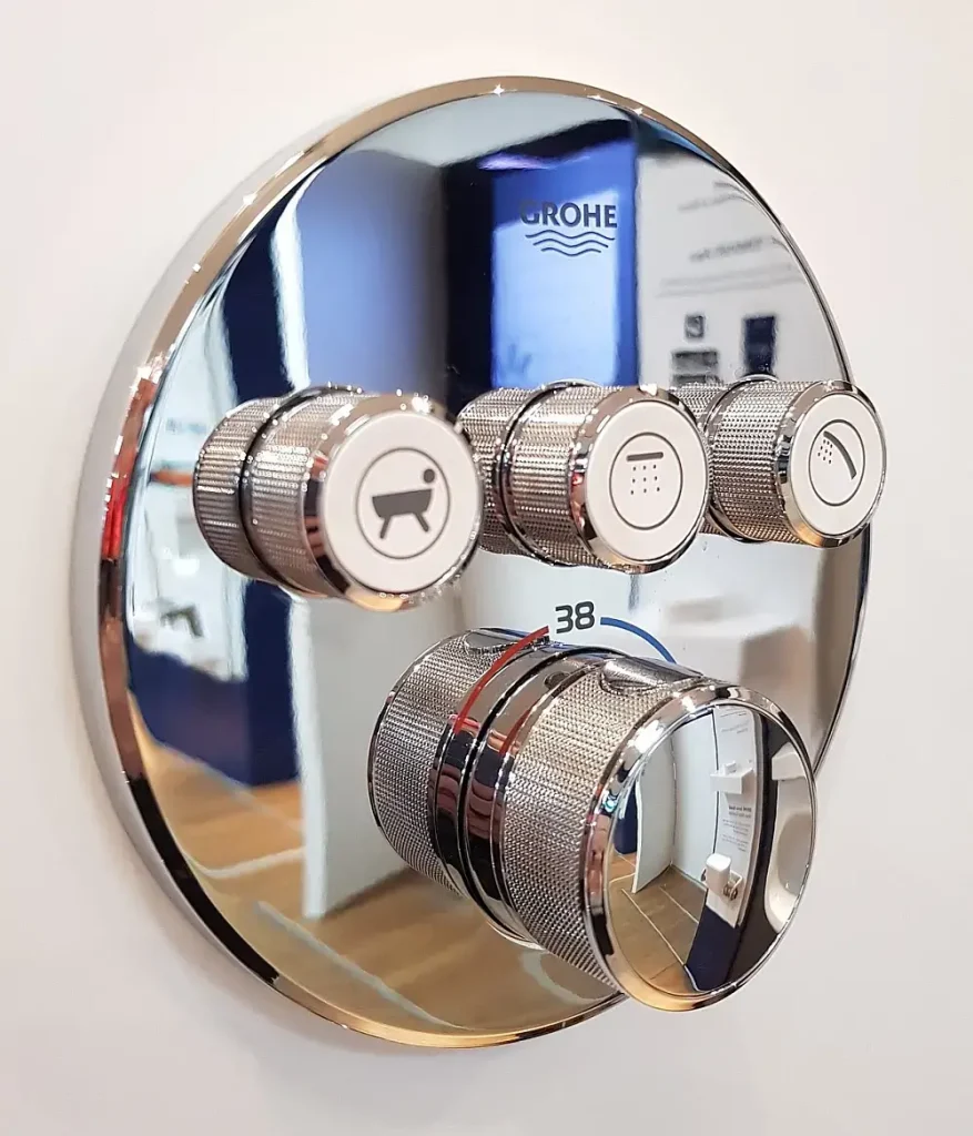 thermosztatikus modern fali zuhanycsaptelep